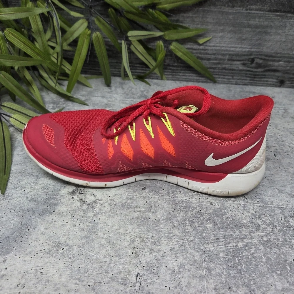 Nike Free 5.0 Red Yellow Orange Lightweight Mesh Upper Running Shoes Size 9.5